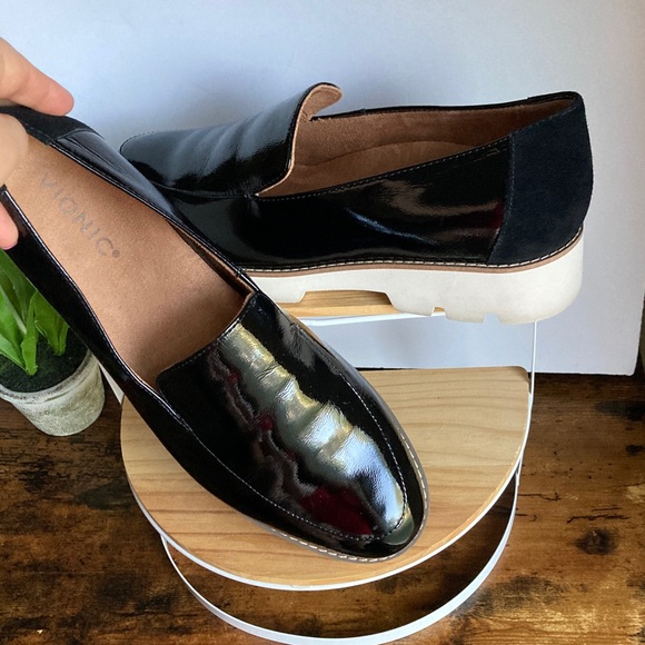 VIONIC Kensley Black Glossy Patent Leather Loafer Almond Toe Women’s Size 8.5 - Picture 6 of 15
